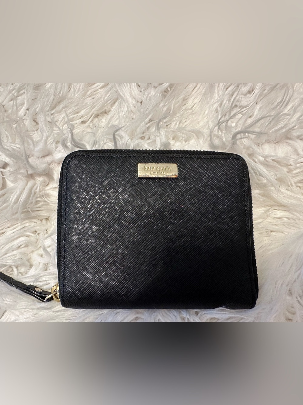 Kate Spade New York Black Saffiano Zip Around Wallet Wristlet Card Holder